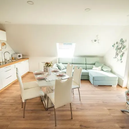 Apartmaji Urska Appartement *