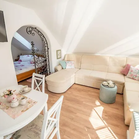Apartmaji Urska Apartment Lasko